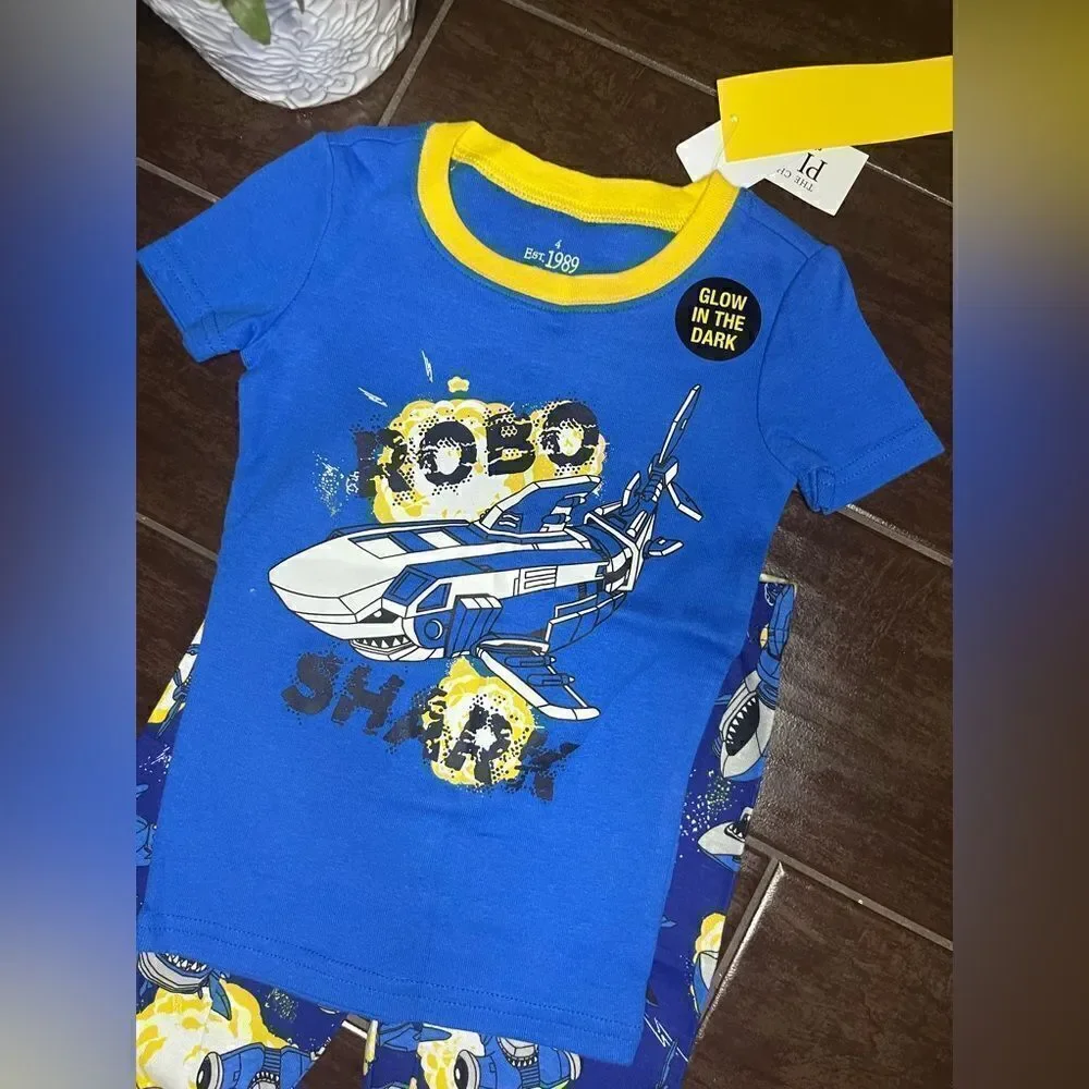Children’s Place “Robo Shark” glow in the dark PJ sz 4